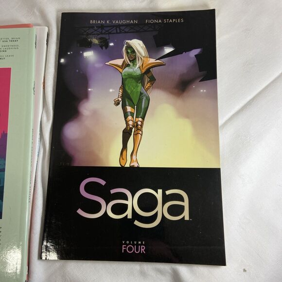 Saga Books 1 - 4 Brian K. Vaughan Fiona Staples Graphic Novel Comic - Picture 12 of 16